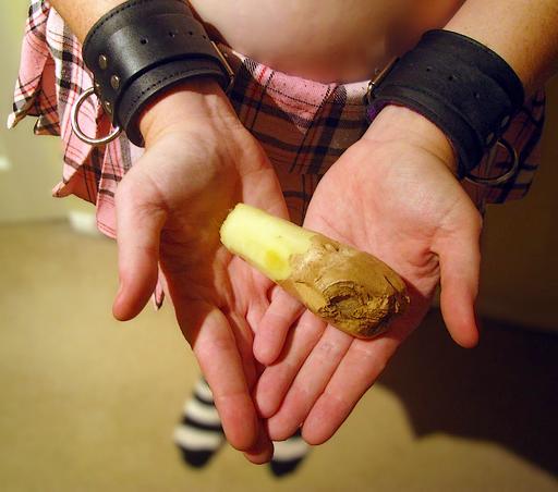 carved ginger ready for figging